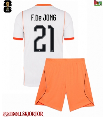 Nederländerna Frenkie de Jong #21 Borta Kläder Barn VM 2026 Kortärmad (+ Korta byxor)